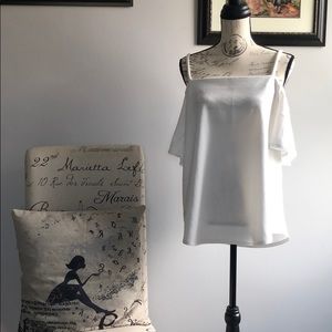 bar III - XL (junior) - Off Shoulder Top - white